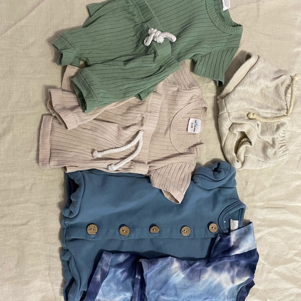 Little One Shop Co. 0-3 month bundle